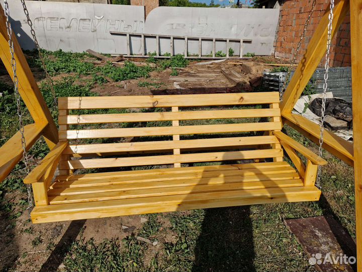 Садовые качели из дерева
