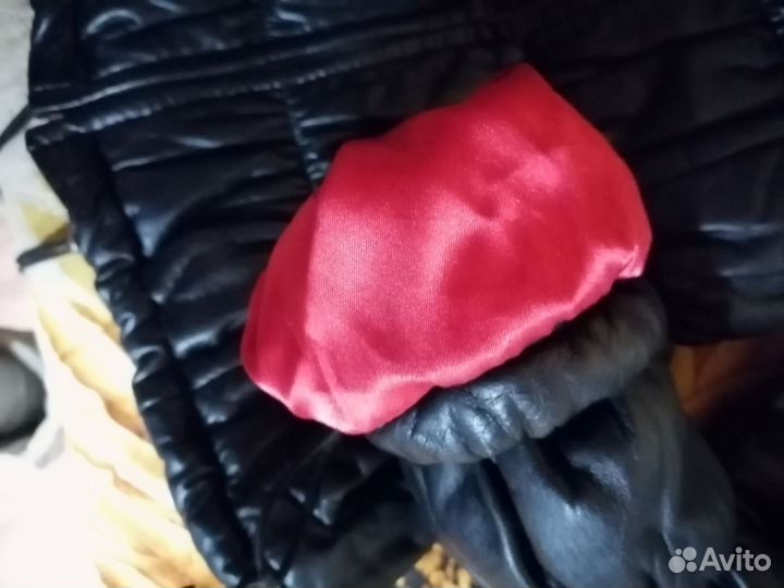 Кожаная куртка 40