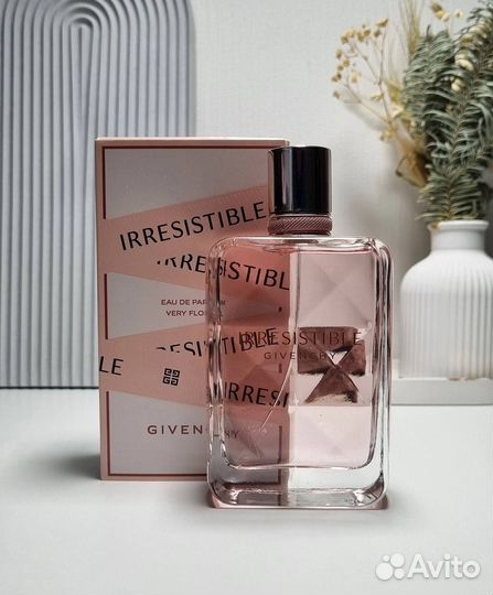 Irresistible Givenchy Very Floral Givenchy80 мл