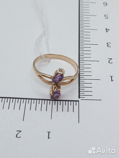 Кольцо с синтетическим камнем Золото