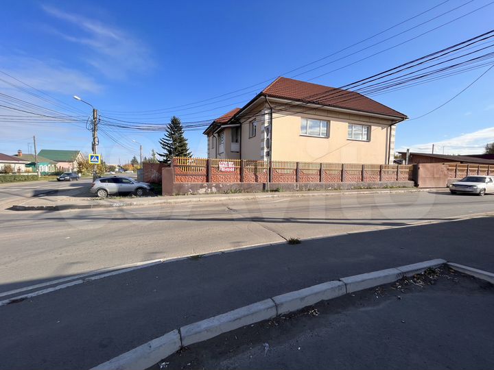 Универсальный участок с постройками 1293 м²