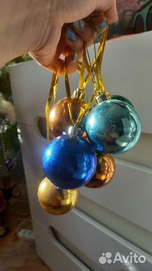 Новогодние шары на елку