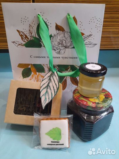 Подарки наборы на 8 марта. Учителям