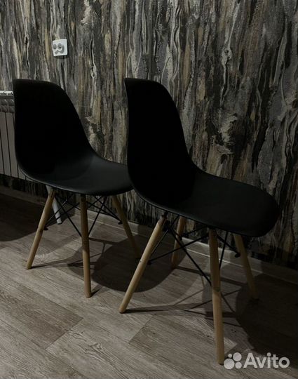 Стол со стульями на кухню