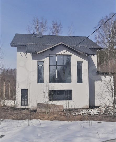 Коттедж 268,3 м² на участке 20 сот.