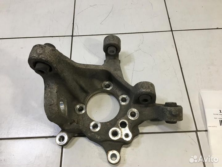 Кулак поворотный задний правый Infiniti Q50 V37