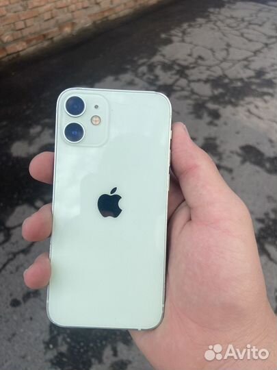 Телефон iPhone 12 mini