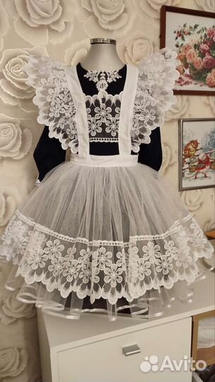 Белый школьный фартук