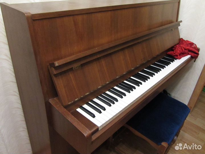 Пианино Petrof