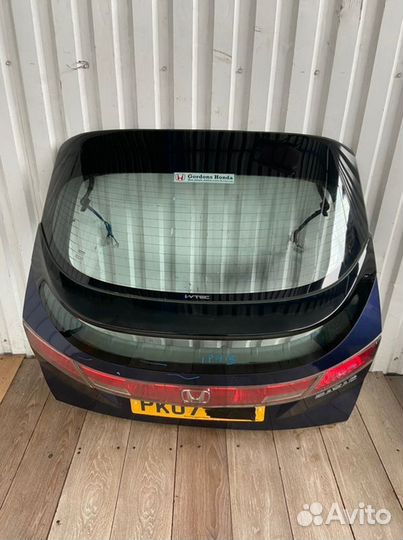 Стекло двери багажника заднее Honda Civic 5D R18A2