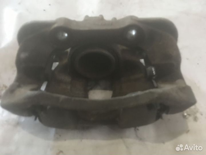 Суппорт тормозной передний правый Peugeot 308