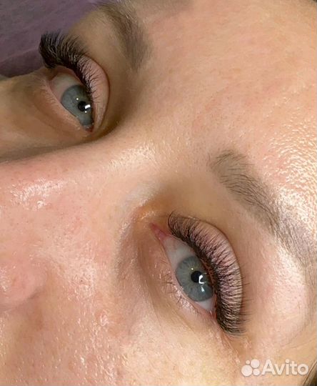 Модель на наращивание ресниц