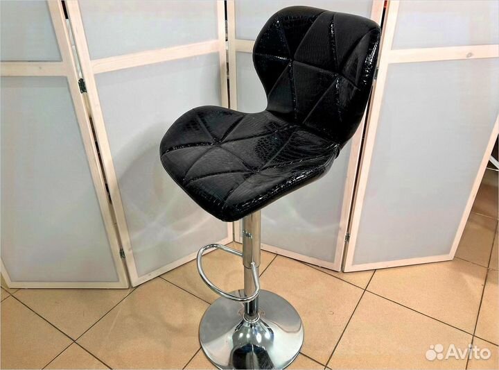 Стул мастера высокий