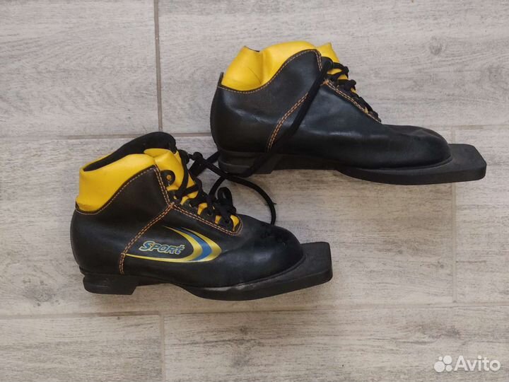 Лыжные ботинки