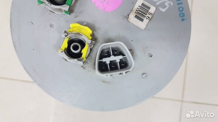 Б/У Датчик уровня топлива 7701060270 toyota