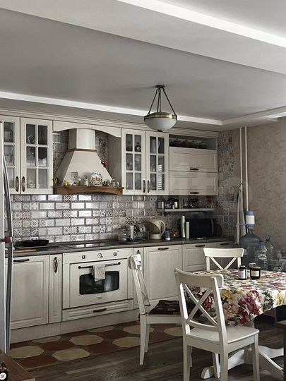 3-к. квартира, 90 м², 8/10 эт.