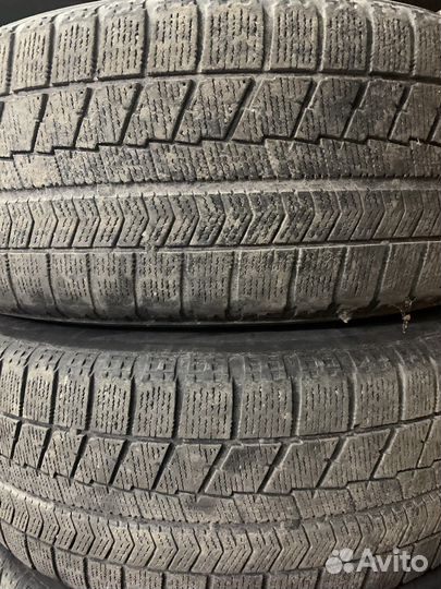Bridgestone Blizzak VRX 215/60 R16