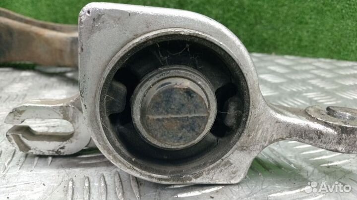 Рычаг Mercedes-Benz M-Class Левый Передний Нижний