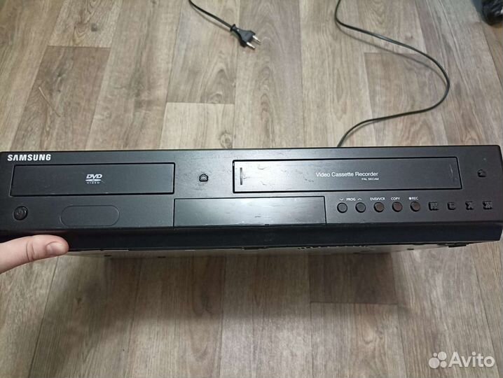 Комбинированный плеер dvd дисков и vhs кассет