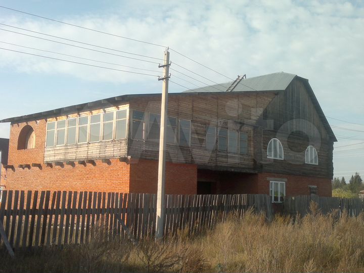 Дом 300 м² на участке 10 сот.