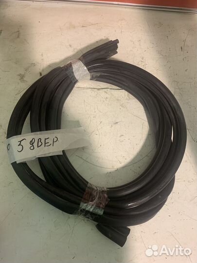 Renault Sandero Уплотнитель 5 двери