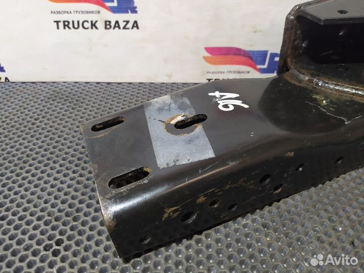 Кронштейн подножки левый