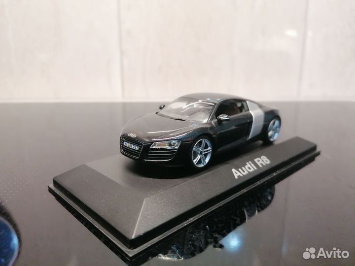 Модель автомобиля Audi R8 1:43 schuco diler