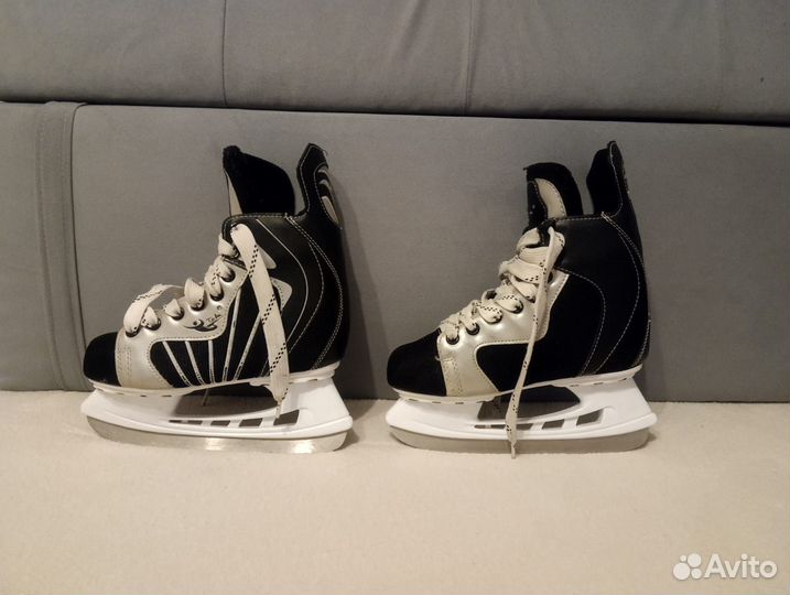 Коньки хоккейные