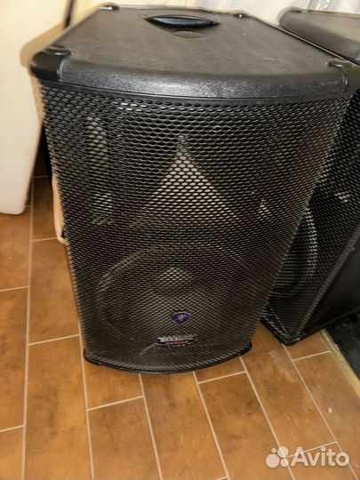 Mackie SA1521 Активная 2-полосная