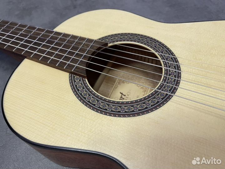 Классическая гитара уменьшенная 1/2 Cort AC50