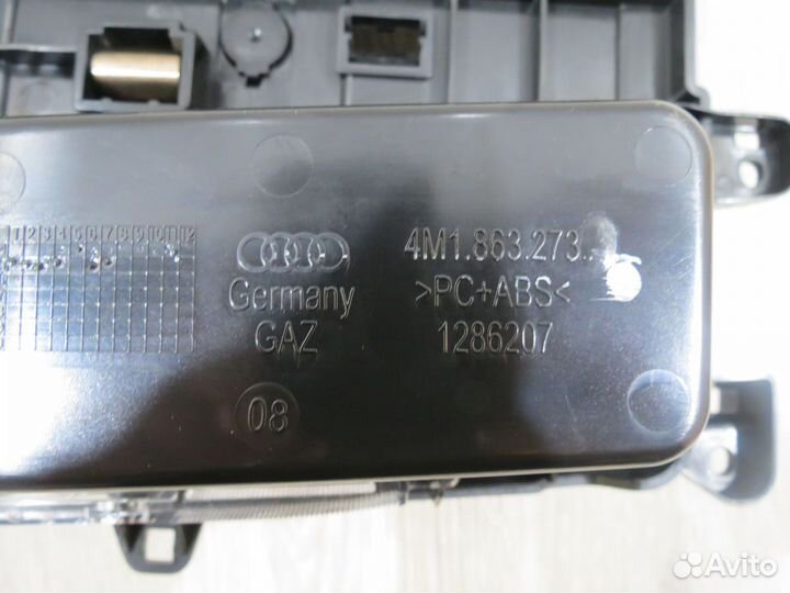 Ящик центральной консоли Audi Q7 4M