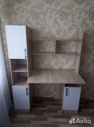 Письменный стол для школьника новый
