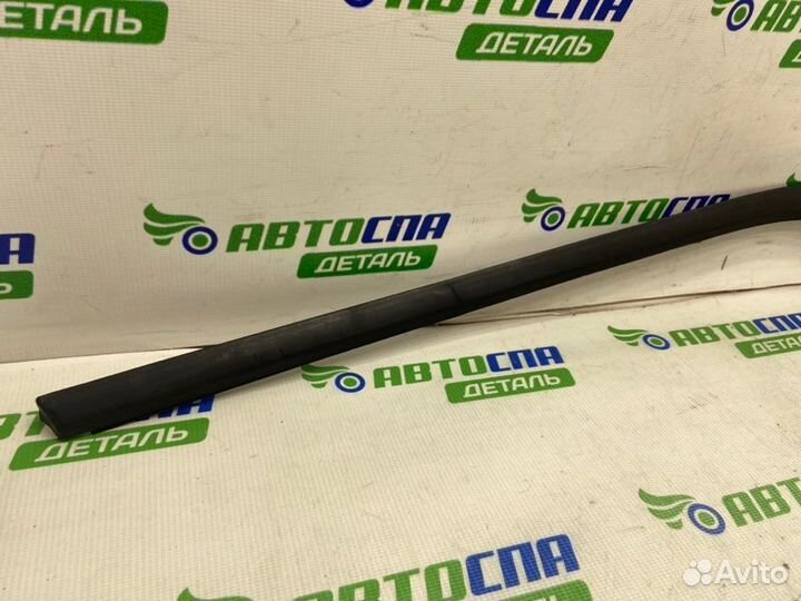 Молдинг крыла задний правый Peugeot 208 хетчбек 3D