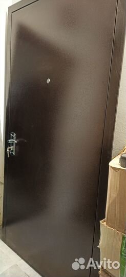 Дверь входная металлическая