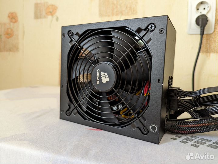 Corsair CX750M модульный Качественный блок питания