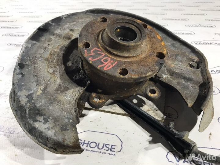 Кулак поворотный задний левый Audi A6 C5 Allroad