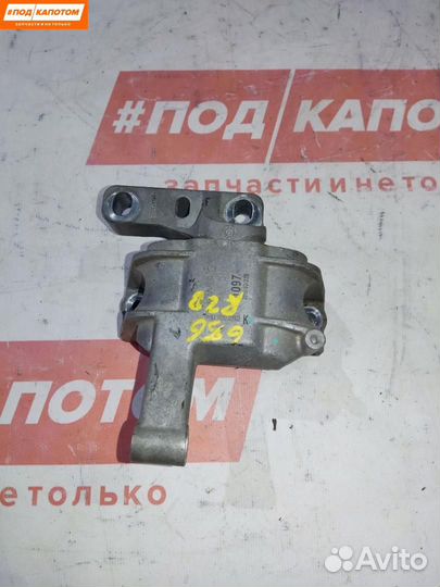 Подушка крепления двигателя правая Volkswagen