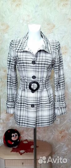 Новое полупальто. 48-50