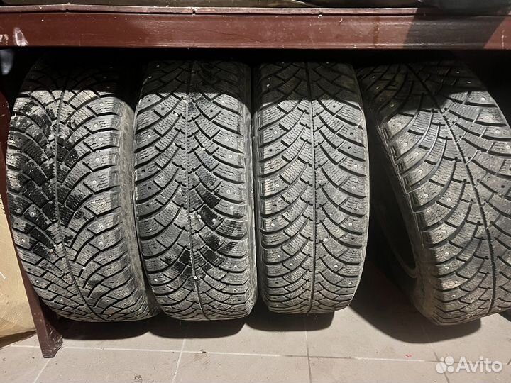 Bfgoodrich G-Force Stud 215/65 R16