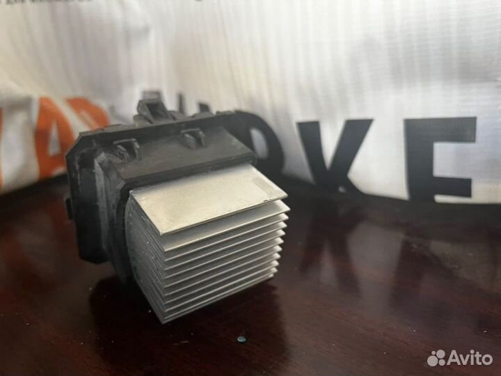 Резистор отопителя Peugeot 308 1.6 EP6 2009