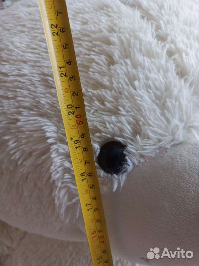 Большой плюшевый медведь