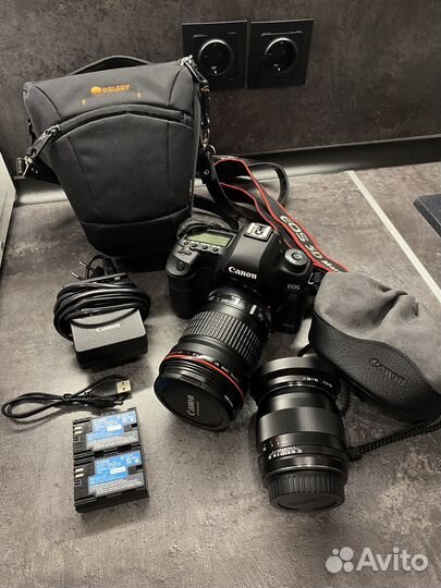 Canon 5D mark ii + Canon 135 2.0 + Carl zeiss 28 2