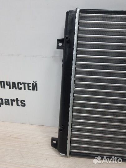 Радиатор охлаждения двигателя Skoda Octavia A5