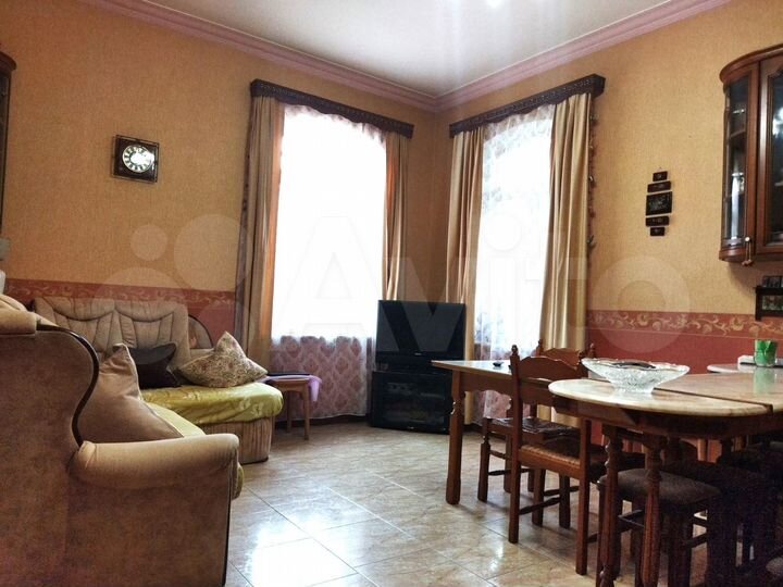 Дом 240 м² на участке 6 сот.