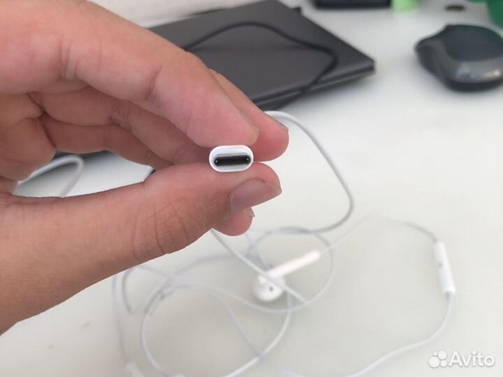 Проводные наушники