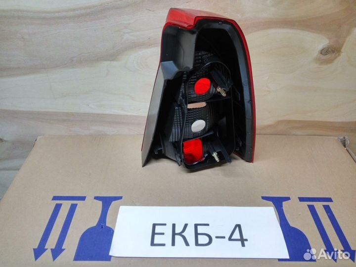 Фонарь левый Renault Logan 1 2004-2014