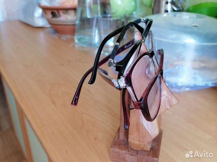 Подставка под очки ручной работы