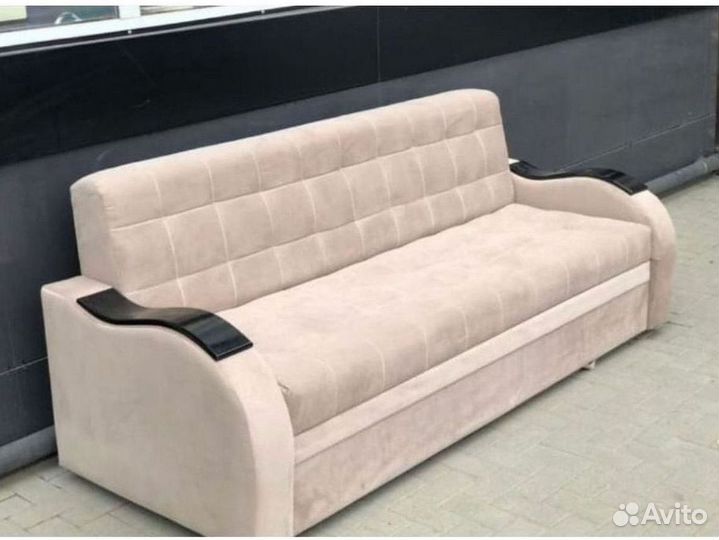 Прямой диван в наличии не б/у