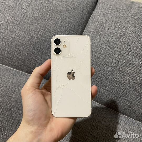 Телефон iPhone 12 mini