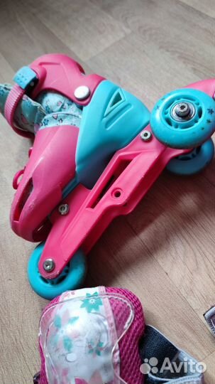Роликовые коньки с комплектом защиты